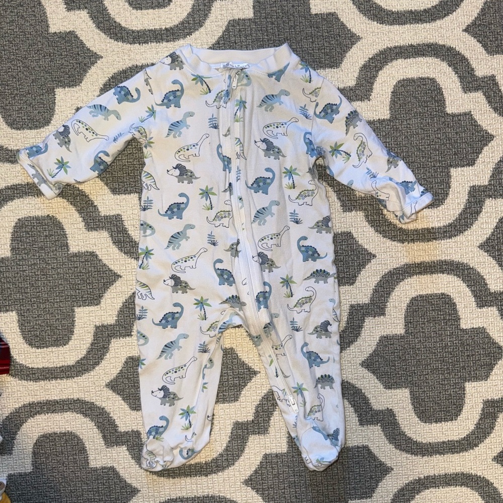 6 Kissy Kissy outfits 3-6 mo and 0-3 mo